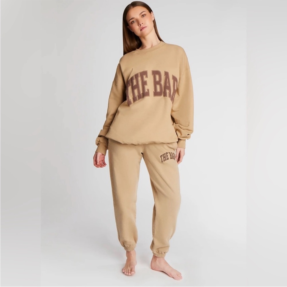*SOLD*✨NEW!✨The Bar Varsity Sweatpants in Chocolate Chip - Picture 2 of 11